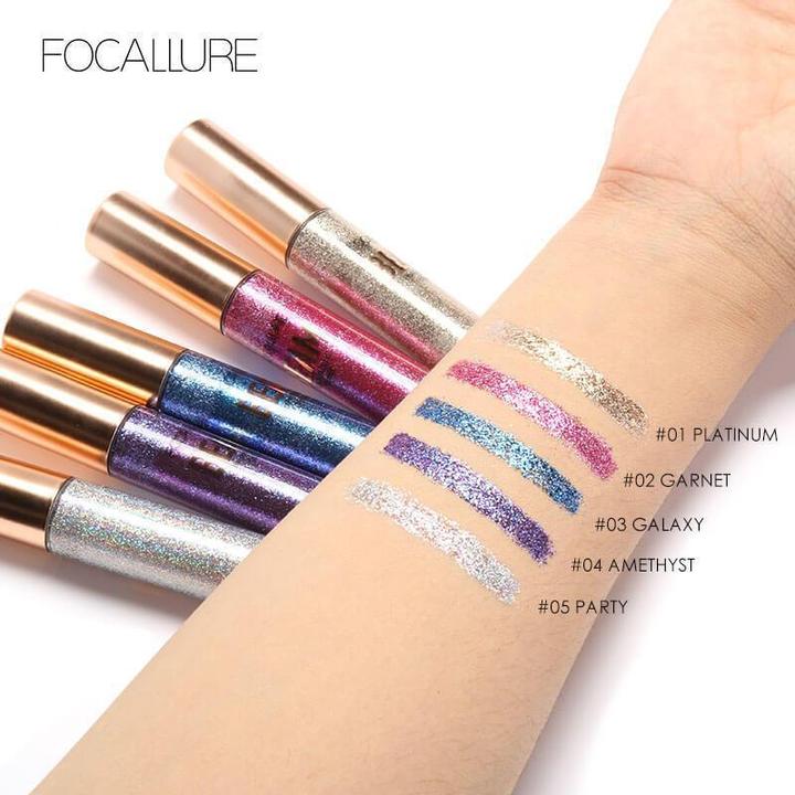GLITTER EYELINER